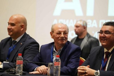 Нов бардак със старите курви: Доган се изгаври с доганистите (ОБЗОР)