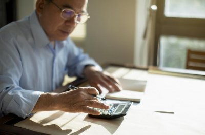 НОИ предупреди: Спират пенсии без подадена декларация