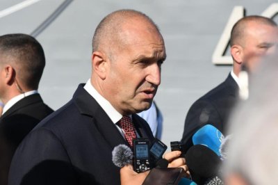 Радев: Депутатите още днес да гласуват референдума за еврозоната