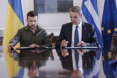 Зеленски обсъжда с Мицотакис енергията и газовия коридор