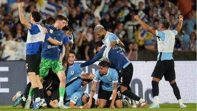 Лудия Биелса може и да не води Уругвай на световното