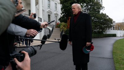 Миличкият: Тръмп обедня с милиард за два месеца