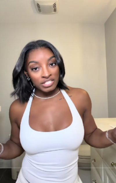 Вижте новите "бомби" на Симон Байлс 