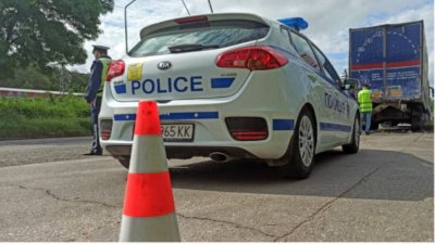 Катастрофа с два камиона край Димово, ограничено е движението