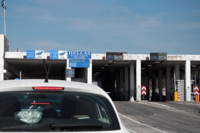 Внимавайте в картинката: Гърция задържа туристи на границата за неплатени глоби