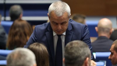 Костя пак изригна: Отново нарушиха Конституцията в парламента!