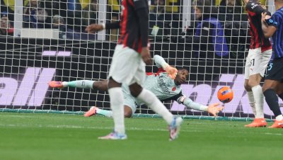 Две греди и изусната дузпа провалиха Интер