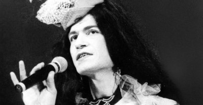 ДОЖИВЯХМЕ! Слави реве като девственица: ПП-ДБ са мутри, бият жени!