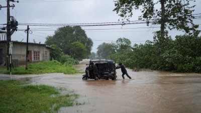 153 станаха жертвите в Шри Ланка след потопа