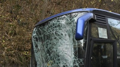 Кола и автобус се удариха в Стара Загора, 8 пътници са пострадали 