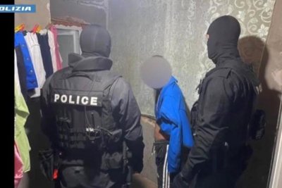 Италия осъди 12 българи за трафик на проститутки 