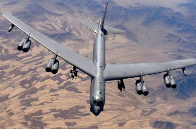 Стратегически бомбардировач B-52 на САЩ прелетя край Венецуела