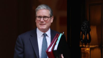 Стармър твърдо: Суверенитетът на Украйна трябва да се запази 