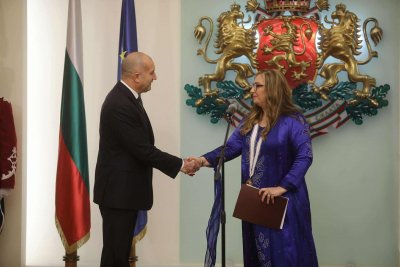 Президентът удостои с орден "Мадарски конник" първа степен посланика на Ирак Лина Омар