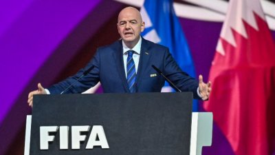 Саудитска Арабия дарява $1 млрд. на ФИФА, тя ги дава на развиващите се страни