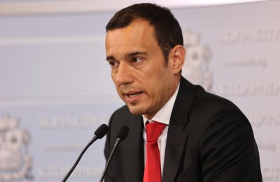 Терзиев доволен: Правим бившия паркинг на НС пешеходна зона