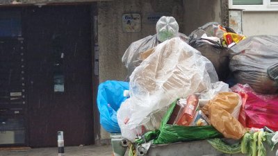 Столичните квартали  Изгрев Слатина и Подуяне  остават без фирма за сметопочистване сметоизвозване и