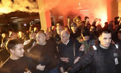 Лоялност и лудост без граници: Обрадович се врече в любов на "гробарите"! (СНИМКИ И ВИДЕО)