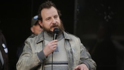 Изгониха Корнелия от площада!