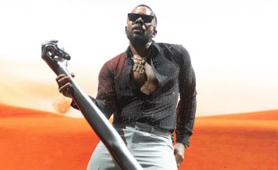 Разгонена фенка сграбчи Марио за чатала