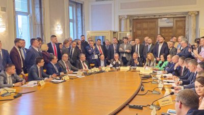 След бурните скандали: Ресорната комисия одобри бюджета на ДОО за 2026 г.