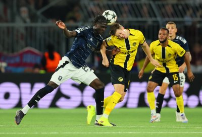 Под строгия поглед на Кабаков Астън Вила победи Йънг Бойс