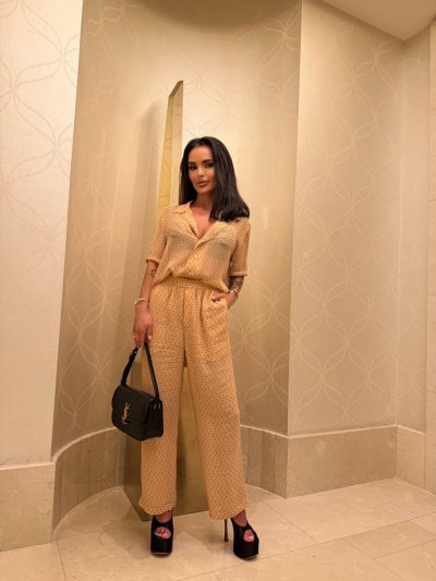 Джуджето Мара превъртя! Тури си крака метър и 20