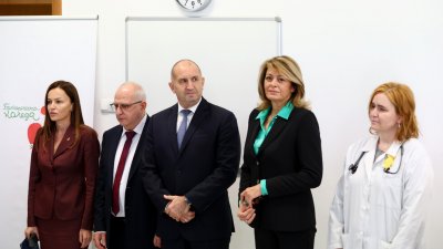 От „Александровска“ Румен Радев стартира „Българската Коледа“