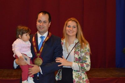 ОТВРАТ: Възрожденски хлебарки атакуваха най-готиния кмет на ГЕРБ, подлудиха 5-годишния му син