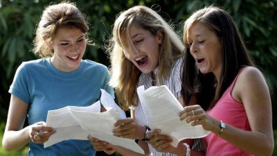 Хотели биха шута на студентите за 8 декември