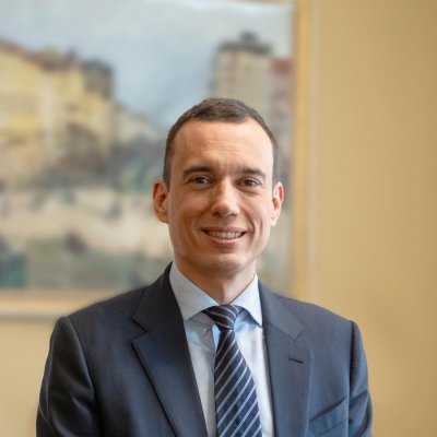 Столичният кмет отложи запалването на елхата за утре