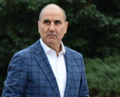 ГЕРБ е на 19. Цв. Цв.: Махайте ББ