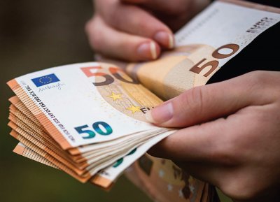 Експерт: Кешът е препоръчителен, дръжте по 100 евро на член от семейството