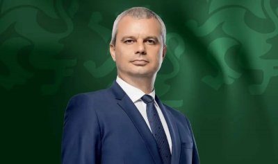Костадинов: Предстои поредният интересен ден в нелегитимния парламент