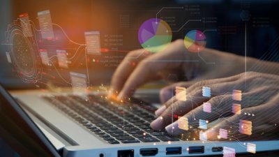 НСИ: Половината българи пазаруват онлайн