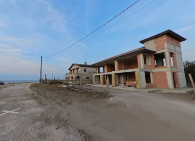 Костадинов вдига втора къща на брега на морето 