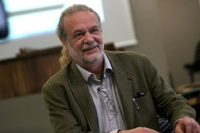 Евгений Дайнов: Протестът стана революция