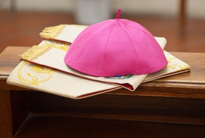 Ватикана се гласи да забрани жените да служат като дякони