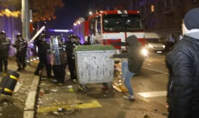 Кирил Петков: Протестът приключи. Това, което става в момента, го правят маскирани ултраси