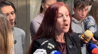 Майката на задържания за погрома Николай: Полицаи 2 пъти биха сина ми - на протеста и в ареста (ВИДЕО)