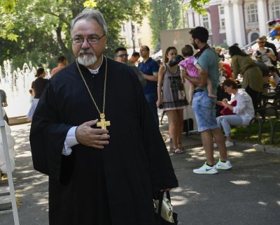 Отец Кирил Попов празнува 70-ия си юбилей с голям концерт в Софийската опера