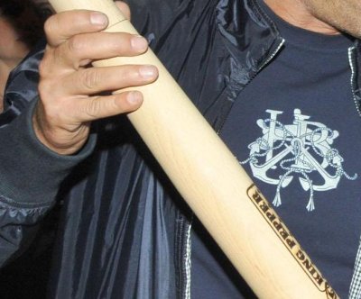 Ненормалник преби брат си пред блока, изпрати го в болница със счупен череп