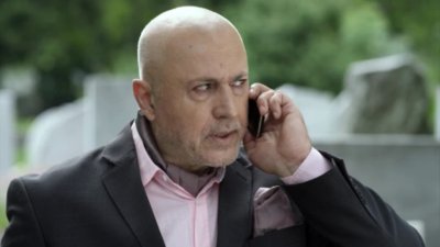 Максим Генчев смени Пеевски - вече проси от Ивайло Мирчев