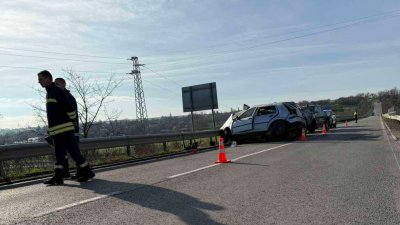 Сблъсък в насрещното: Млада шофьорка загина при катастрофа край Шумен (СНИМКИ)