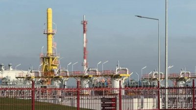 Горят складовете на "Боташ". Спокойно, ние плащаме