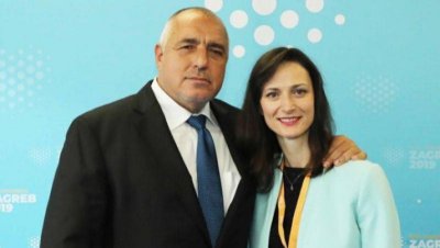 Признание за Мария Габриела: Избраха я за председател на ЕНП Жени