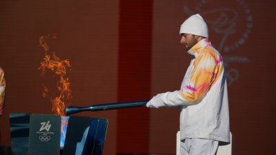 Олимпийският огън потегли от Рим за Зимните игри