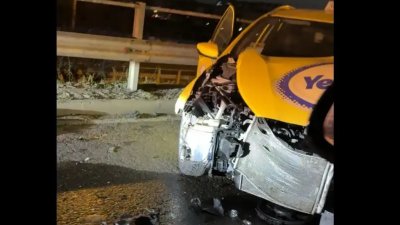 Тази нощ: Помляха такси в София (ВИДЕО)