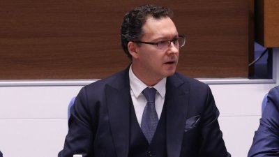 Служителят на реда който стана известен като  плезещия се полицай