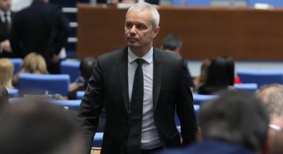 Костя сигурен, че кабинетът хвърля оставка през януари